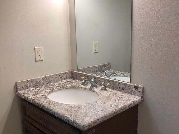 5th image of 420 Carrie Dr APT C