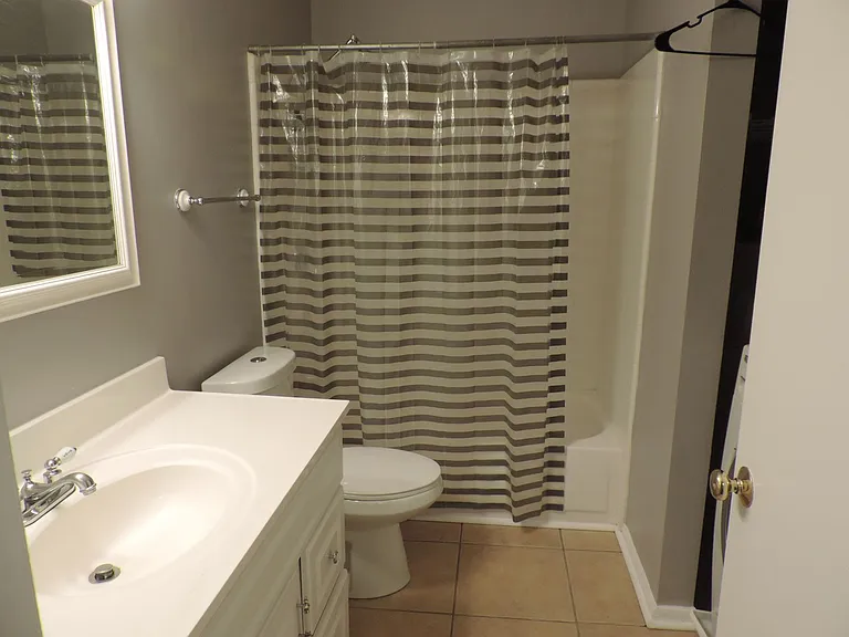 8807 Hunter Ridge Dr — Photo 23