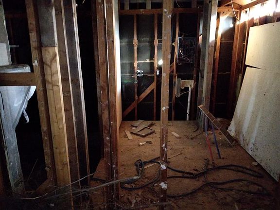 5th image of 1419 NW 23rd St