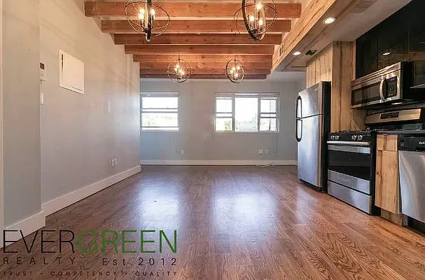 Rented by ERNY LLC | media 24