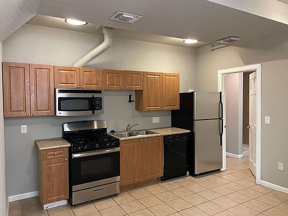 2nd image of 1010 W 25th St Unit E
