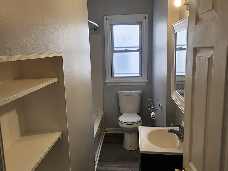 340 E Guilford St — Photo 10