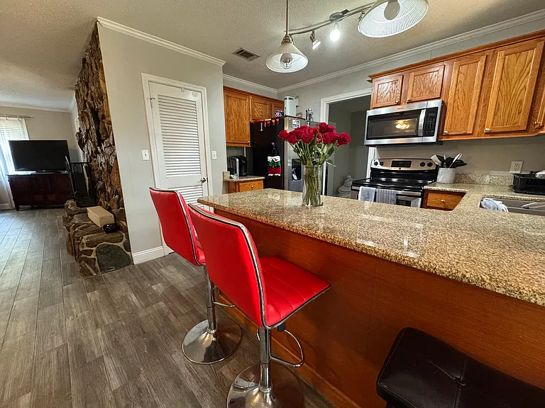 4229 Lancaster Dr — Photo 14