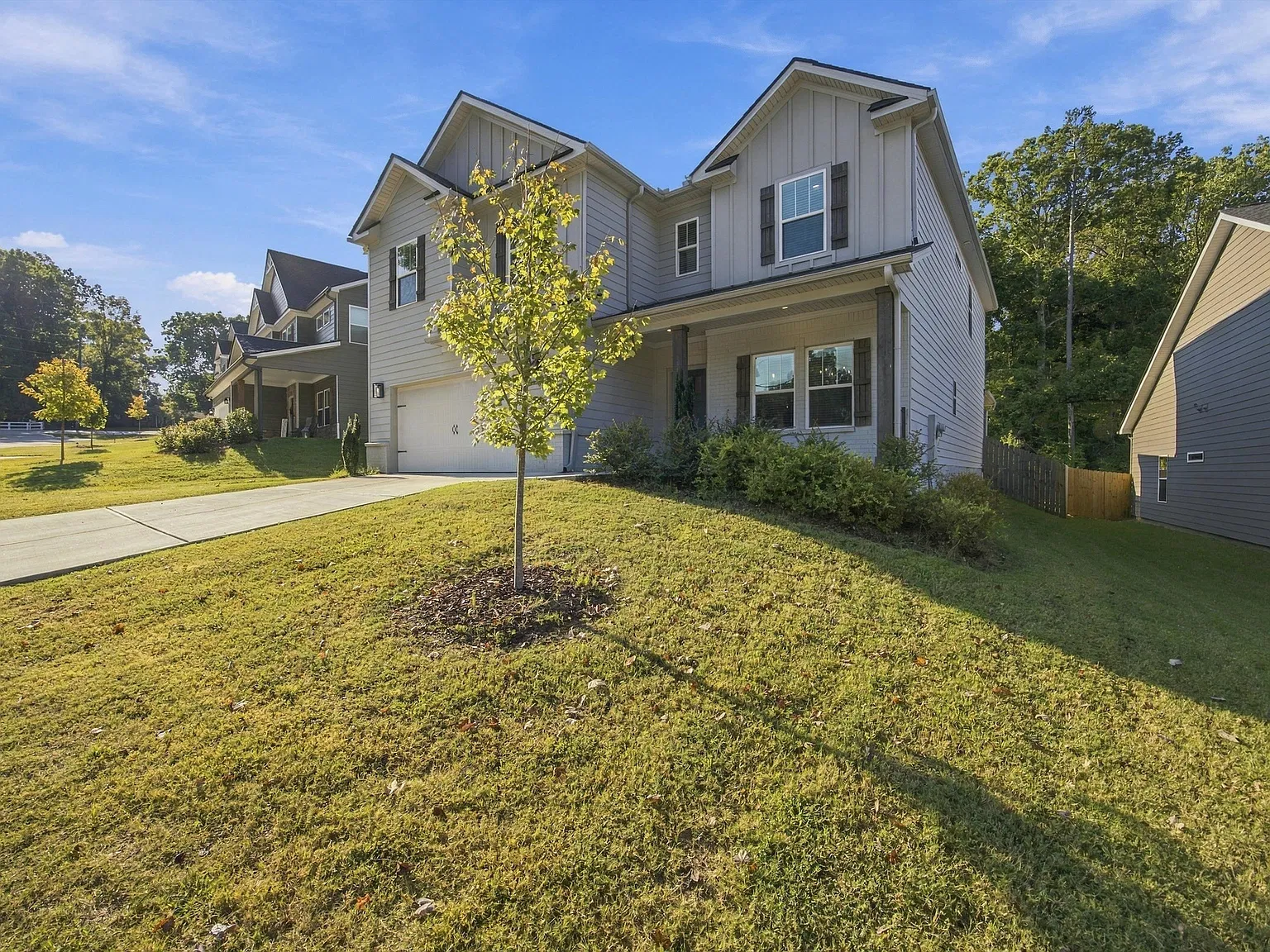 5 bed, 3268 sqft, $3,300 — Photo 3