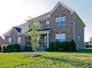 107 Lightberry Ln, Hendersonville, TN 37075
