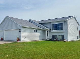 3026 33rd St S, Moorhead, MN 56560
