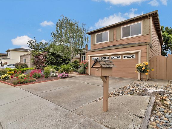 3rd image of 15135 Venetian Way