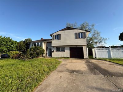 5 Skellington Road, Plainview, NY, 11803