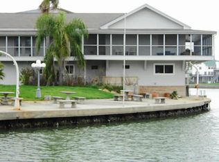 1603 E Castaway St, Tiki Island, TX 77554