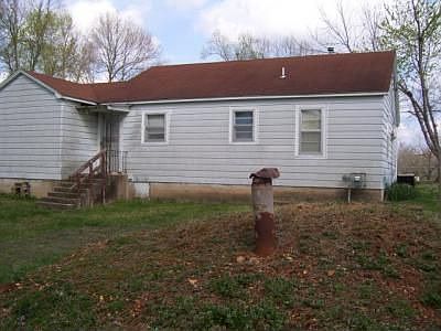 2nd image of 715 Allen St