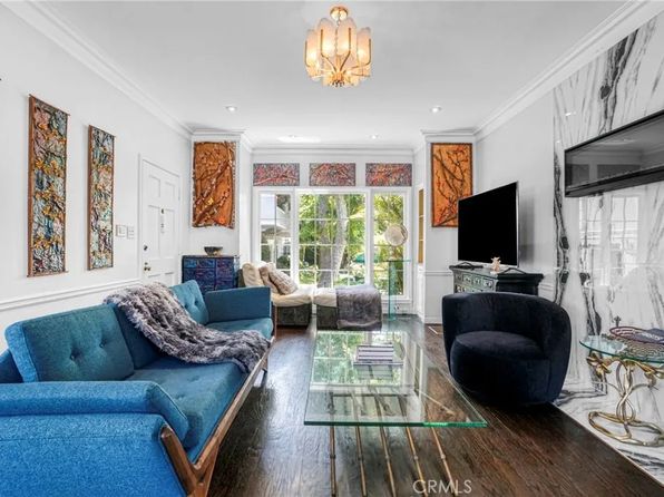1325 N Hayworth Ave APT A