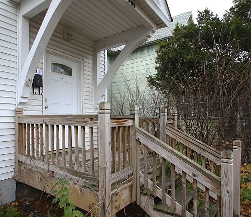 2nd image of 992 Margaret St