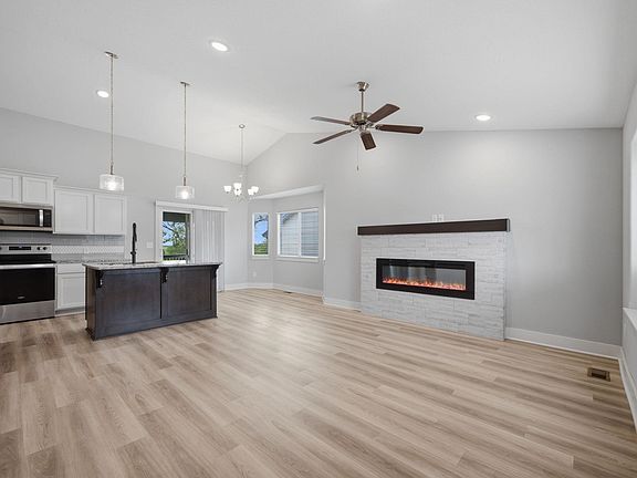 5th image of 3031 N Susan Ln