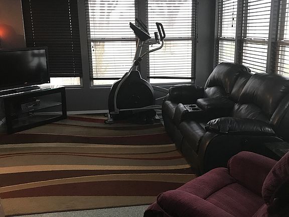 4th image of 25 Spruce Dr