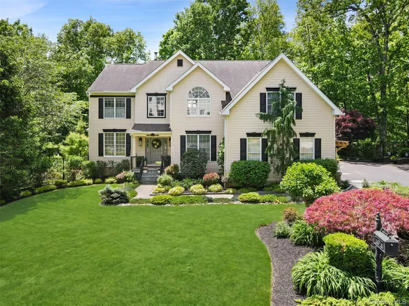 61 Hallocks Run, Somers, NY 10589