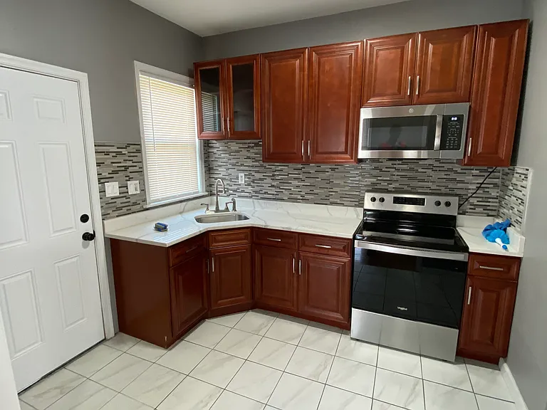 500 N Loudon Ave — Photo 6