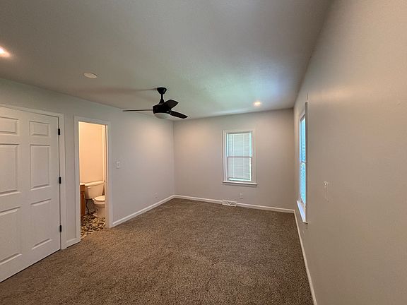 Master Suite showing 1/2 Bath