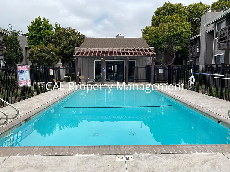 405 Tyler Pl #P — Photo 16