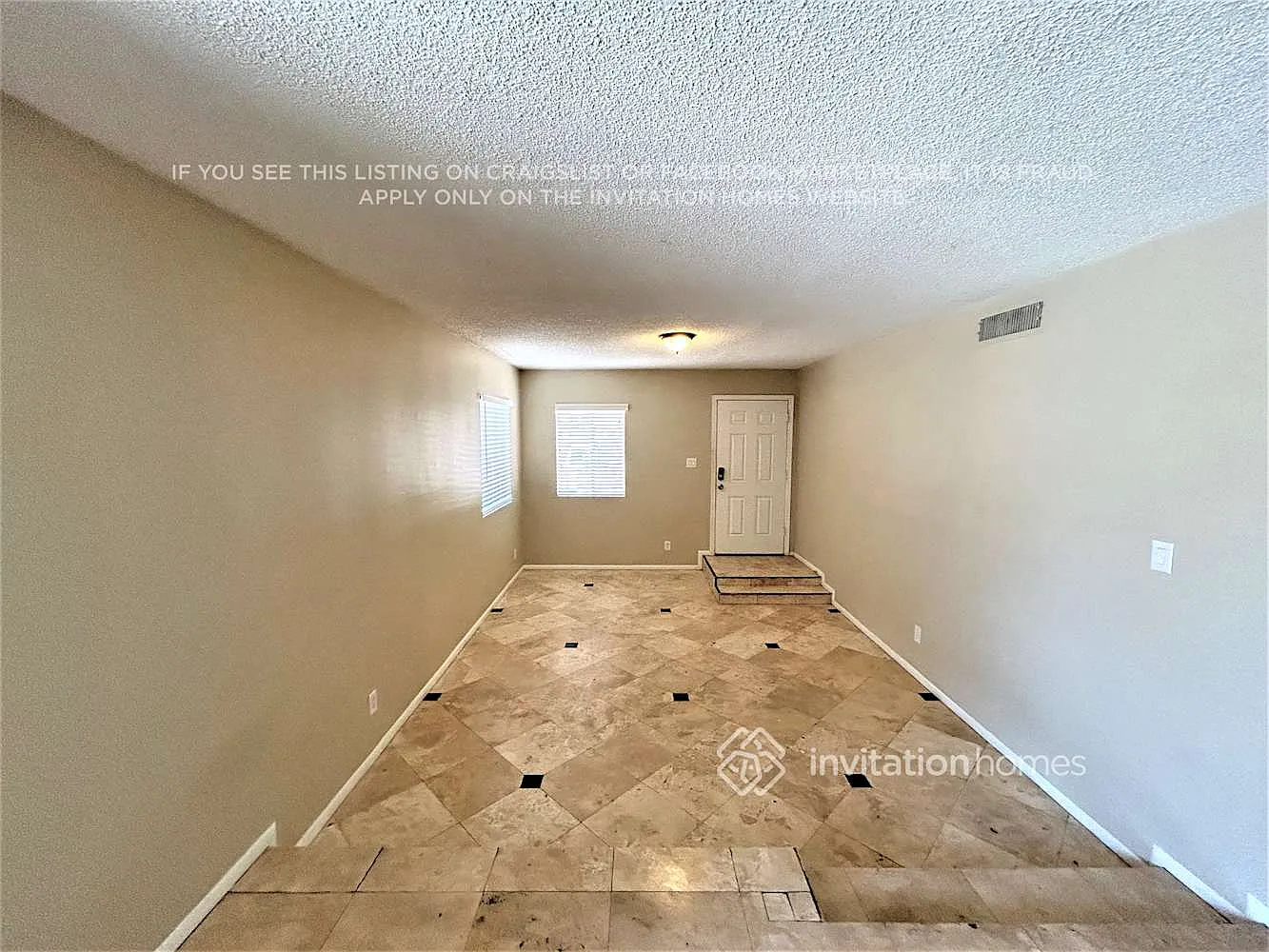 4319 N 79th Dr Phoenix, AZ 85033 — Photo 2