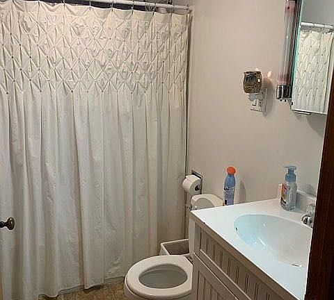 5th image of 14 Brenda Ln
