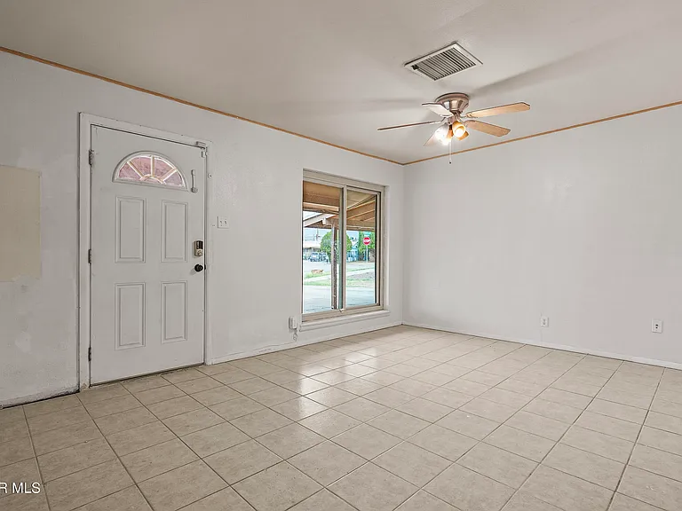10372 Shenandoah St — Photo 7