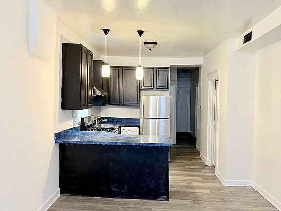 3rd image of 3415 S Lituanica Ave #1