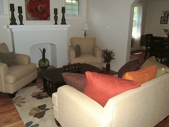 5th image of 102 Gorland Ave