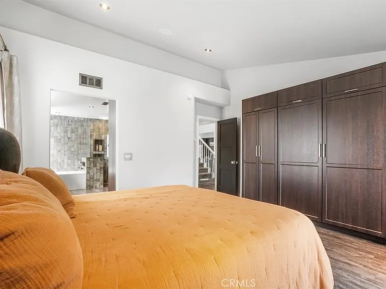 479 Pesaro St — Photo 14