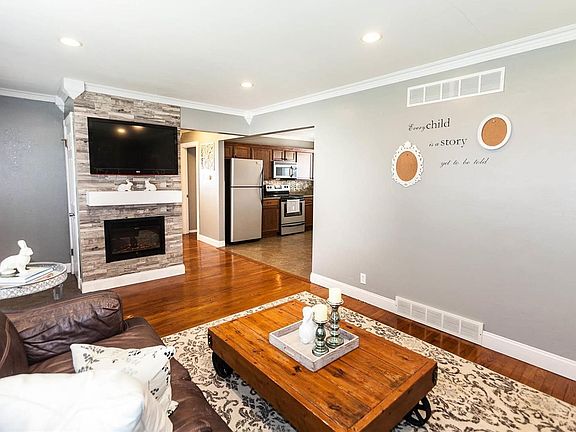 Neutral paints and hardwood floors.