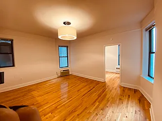 Rented by Metropolis Real Estate of Manhattan