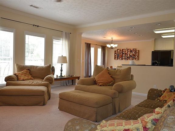 2nd image of 112 Lakeshore Dr