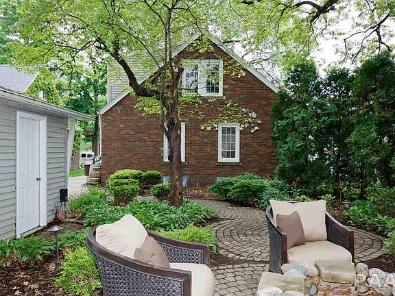 4th image of 205 E Embert Pl