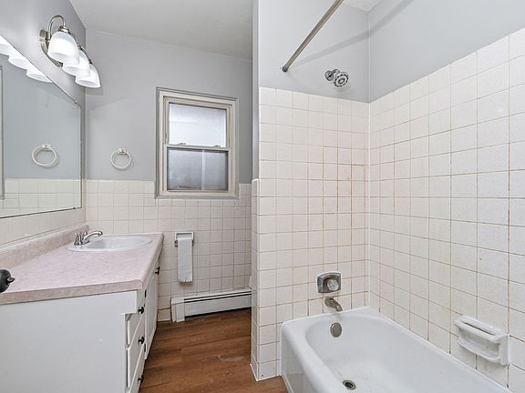 5th image of 1922-1928 Sunnyside Dr #1926