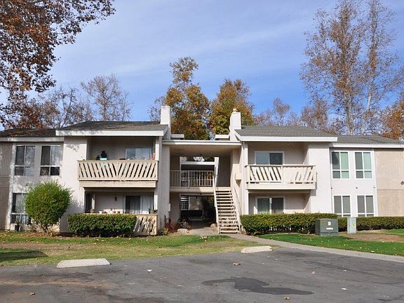 3rd image of 521 Sandalwood Pl Unit 4