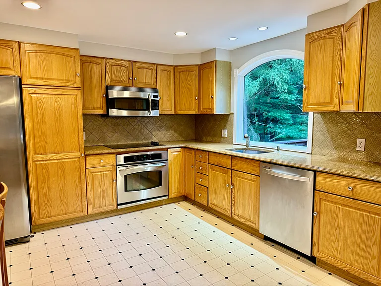 9 Brooks Rd — Photo 14