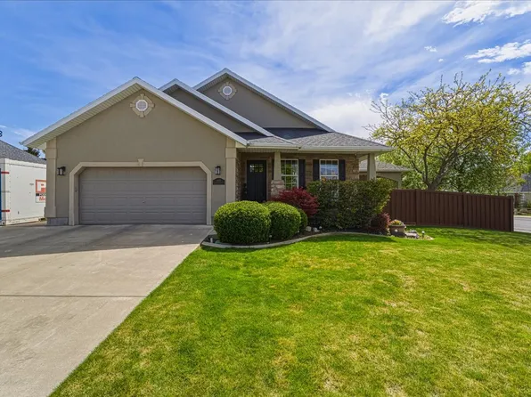 4521 W Carriage Ln, Cedar Hills, UT 84062
