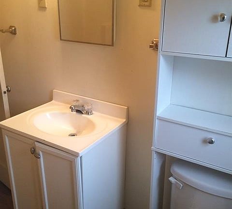 4th image of 1007 19th St #2R