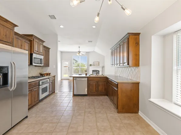 2655 Lake Ridge Dr, Little Elm, TX 75068