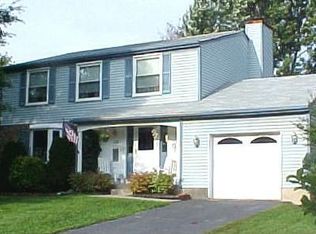 109 Red Oak Ln, Sterling, VA 20164