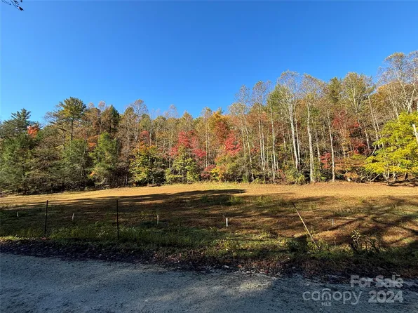Pigtail Rd, Lenoir, NC 28645
