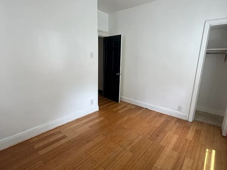 425 75th St #2 — Photo 14