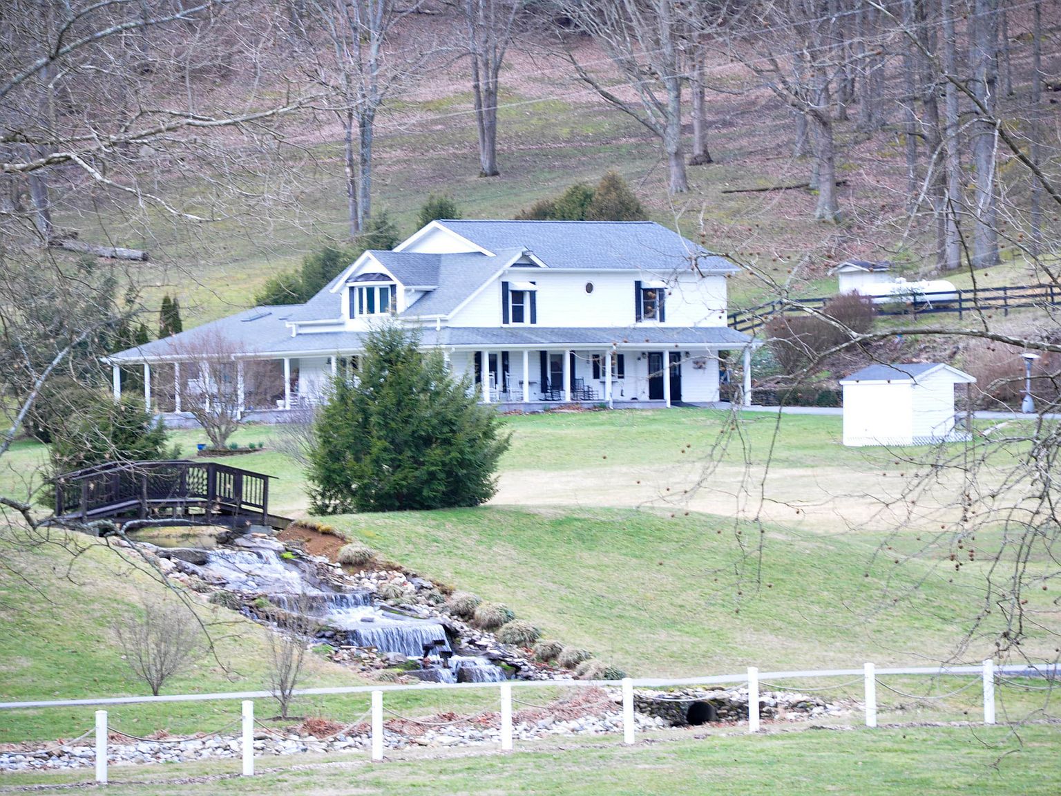 290 Heaton Creek Rd Roan Mountain Tn 37687 Mls 9905768 Zillow