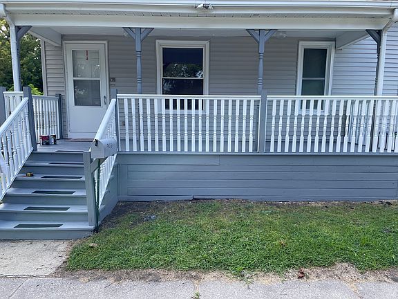 3rd image of 903 N Linn St