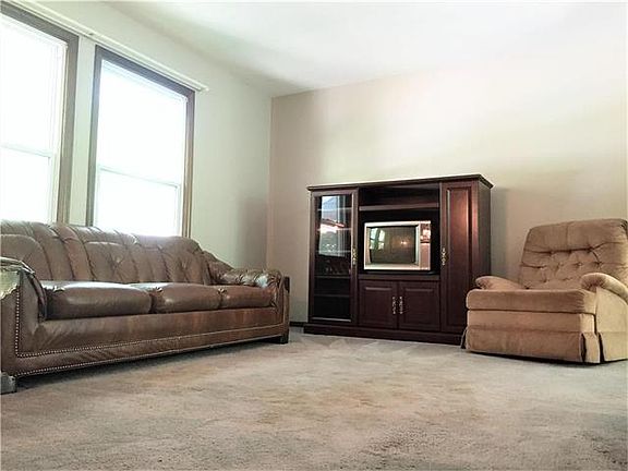 4th image of 8831 Crescent Ave