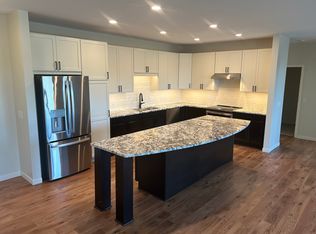 2350 Harbor Pl, Mound, MN 55364