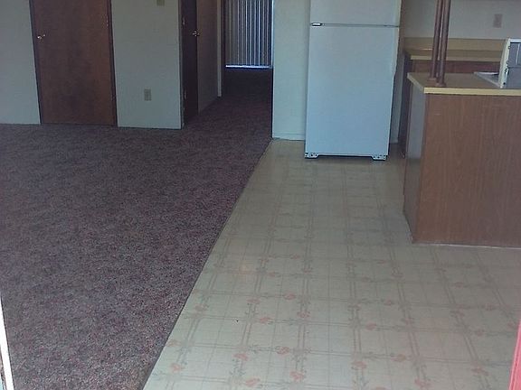 3rd image of 1800 Evergreen St APT 21