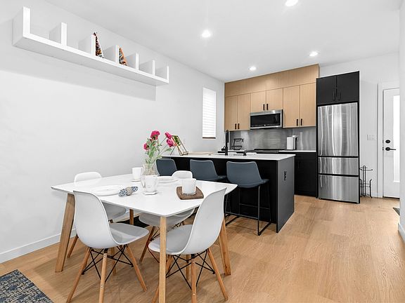 4th image of 10354 Wallingford Avenue N #B