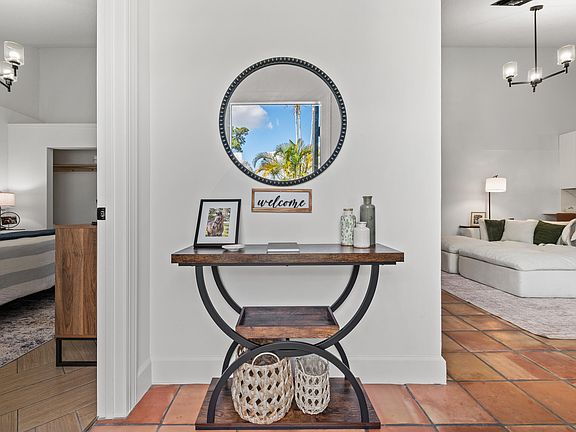 4th image of 1277 Periwinkle Pl