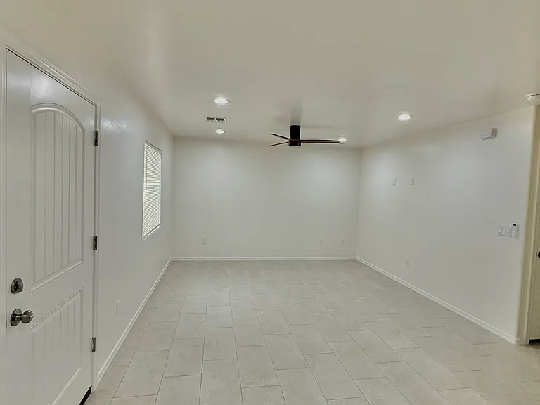 418 Flor Ct #1 — Photo 5