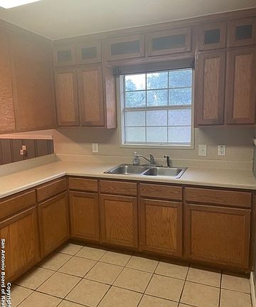 3rd image of 403 Sprucewood Ln